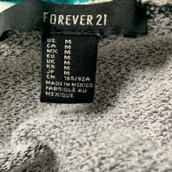 Off-Shoulder Cropped Sweater - Picture 2 of 2